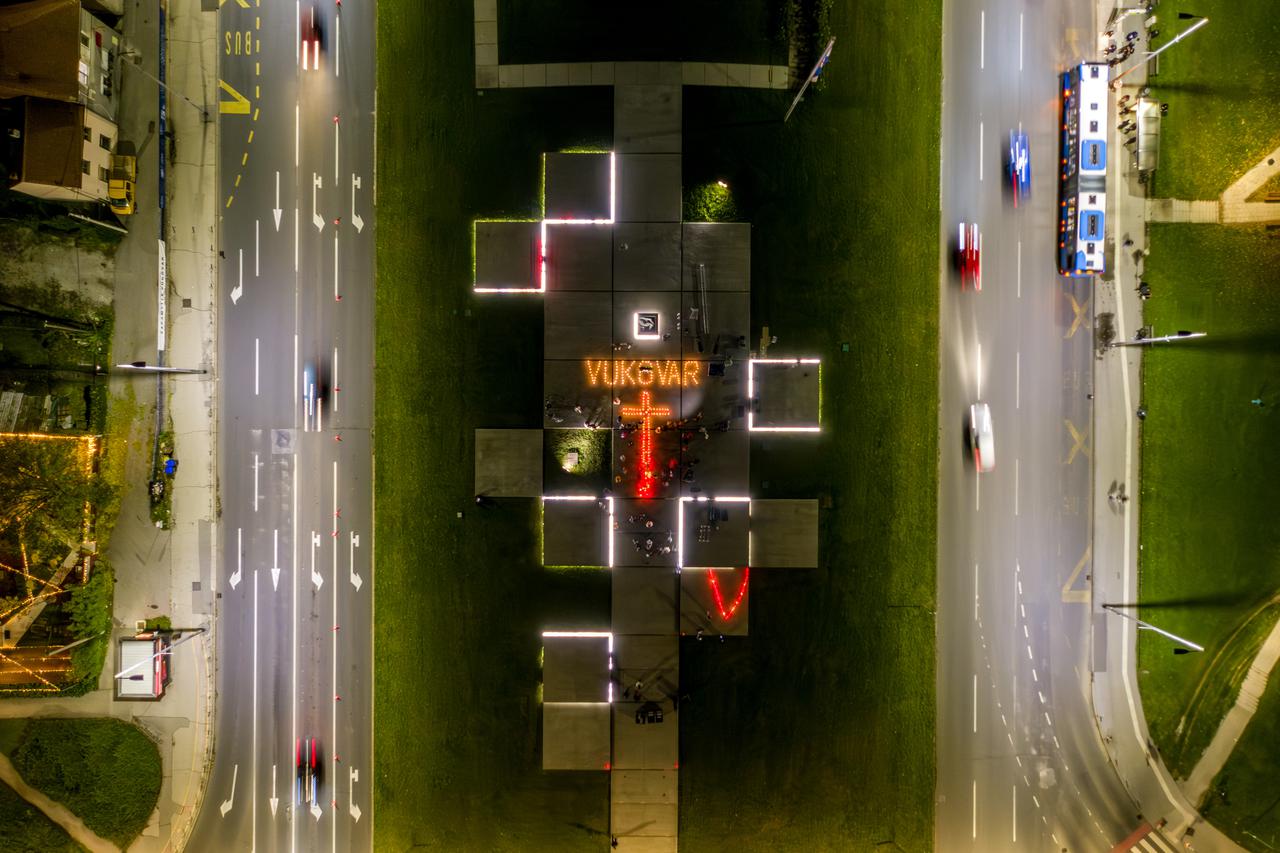 Zagreb: Pogled iz zraka na obilježavanje Dana sjećanja na žrtvu Vukovara i Škabrnje