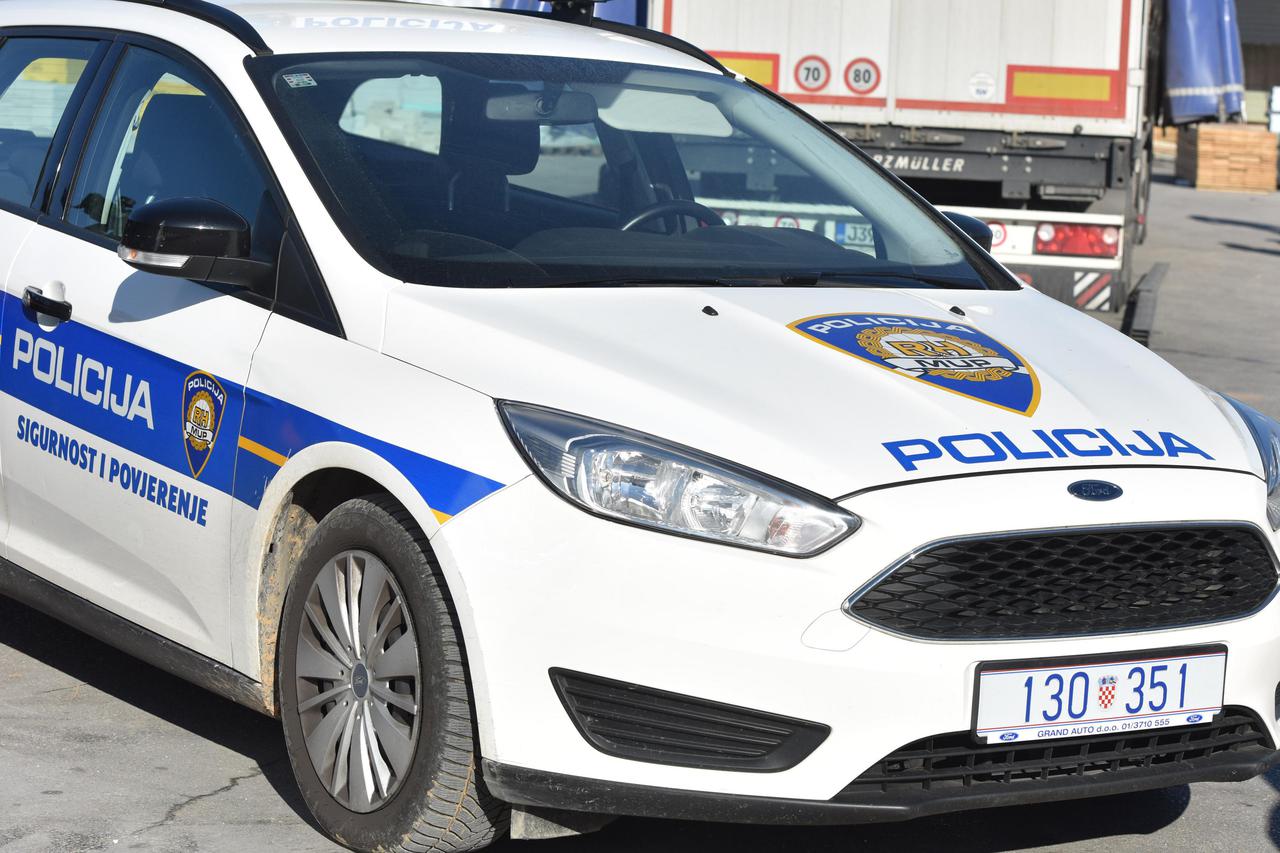 policija