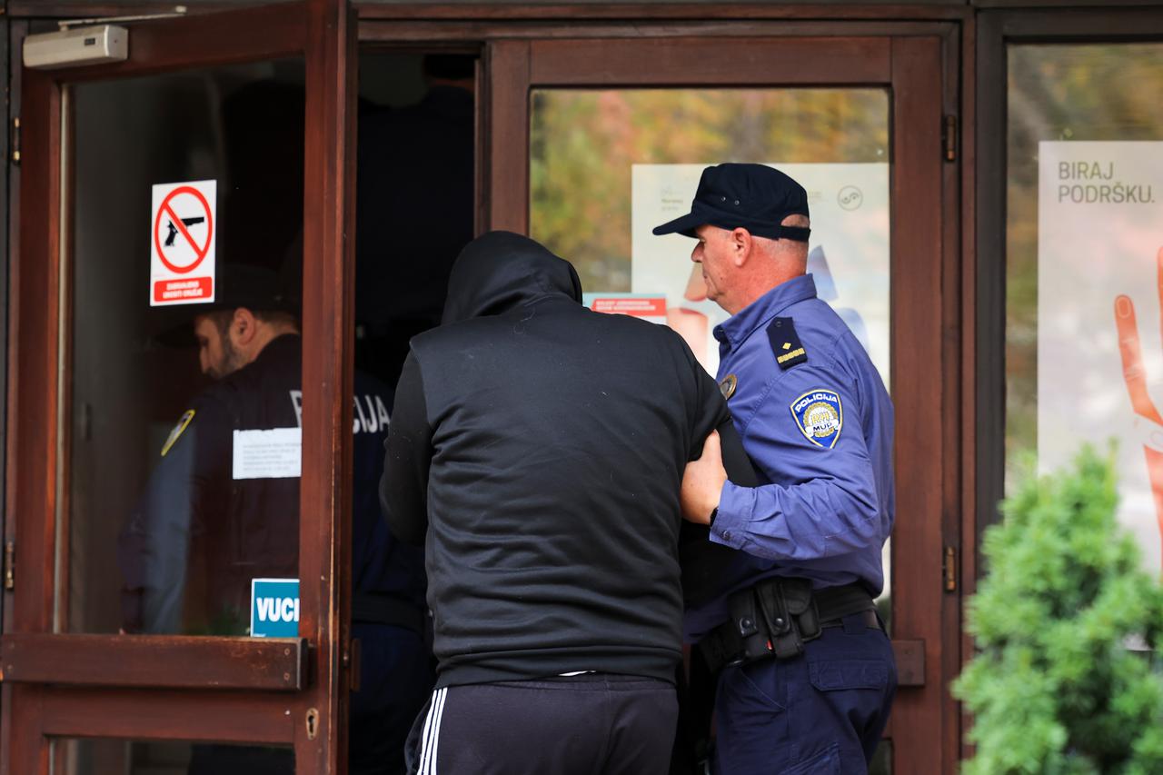Na Općinskom sudu u Velikoj Gorici počela saslušanja muškaraca osumnjičenih da su pjevali ustaške pjesme
