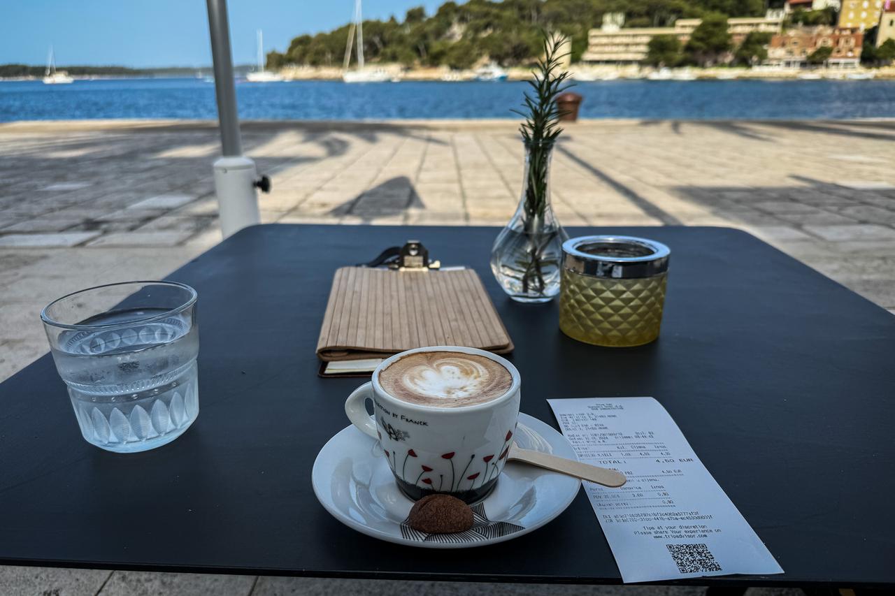 Hvar: Cijena kave na hvarskoj Rivi
