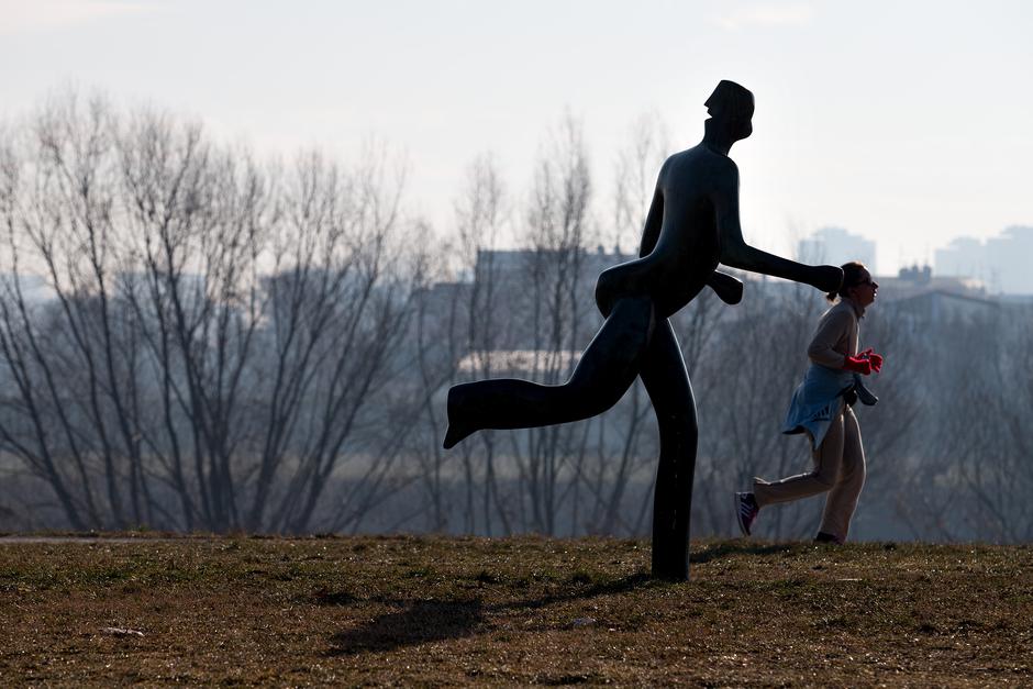 Zagreb: Skulpture na savskom nasipu