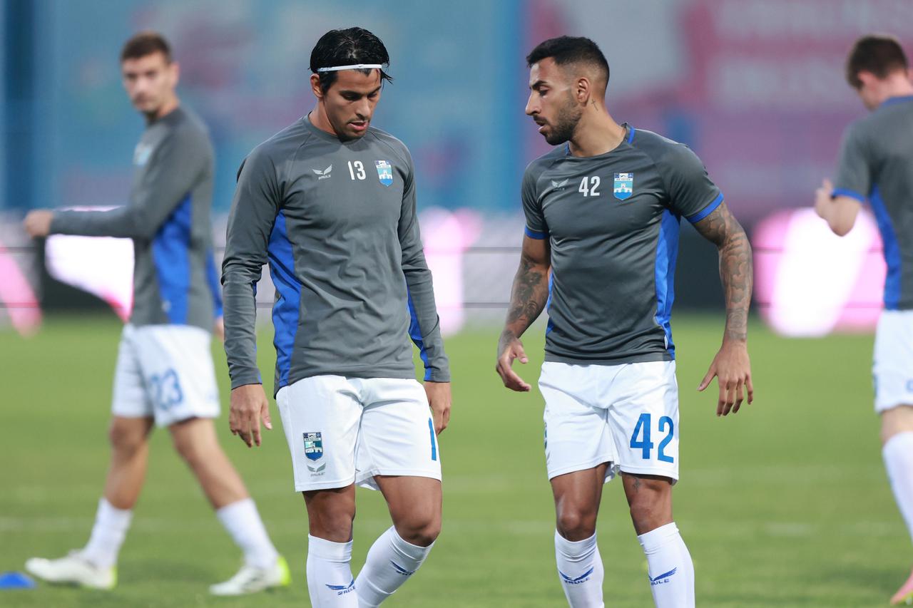 Koprivnica: Zagrijavanje uoči utakmice između Slaven Belupa i Osijeka u 10. kolu Prve HNL