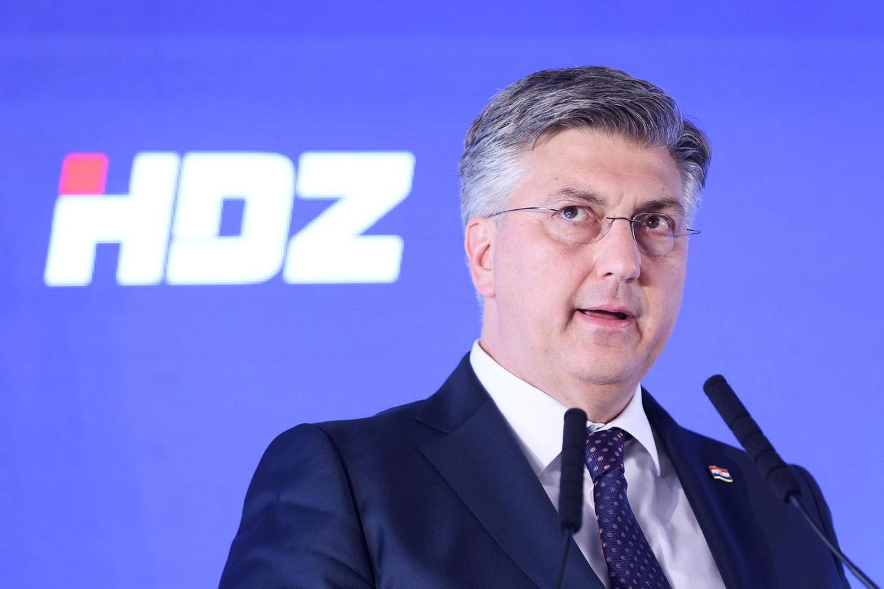 Zagreb: Održana sjednica Nacionalnog odbora HDZ-a u hotelu Westin