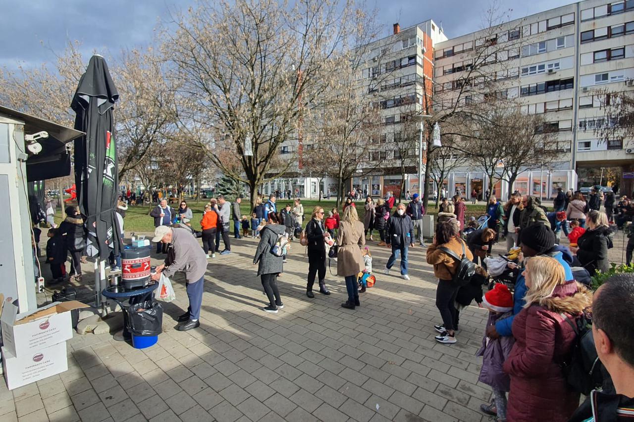 Policija na Adventu u Španskom