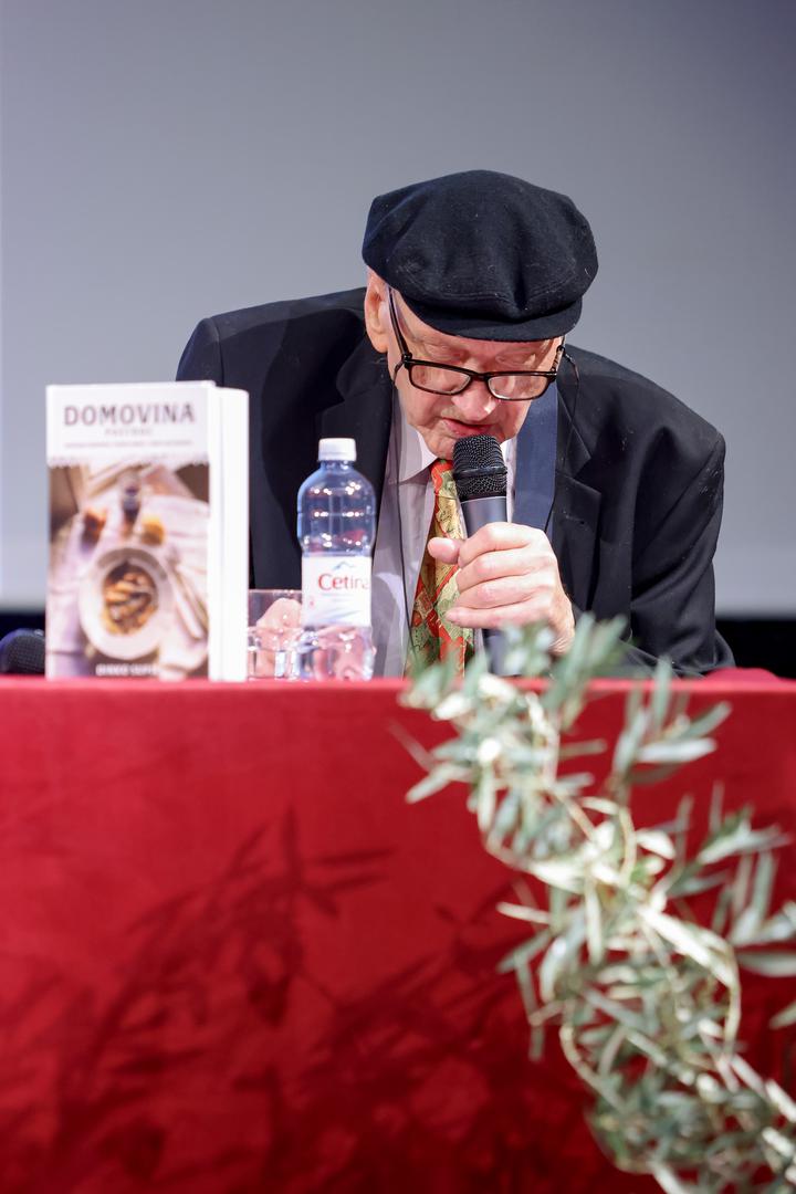 05.02.2026., Novalja - Predstavljanje knjige Domovina, Pastroc autora Dinka Supica Photo: Sime Zelic/PIXSELL