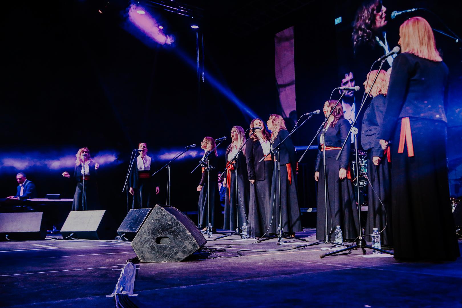 Svoj status najpoznatije hrvatske klape, te činjenicu kako iza najemotivnijih ljubavnih balada nove generacije stoji oni, klapa Rišpet, jučer su dokazali možda najzahtjevnijoj publici – onoj dalmatinskoj. 