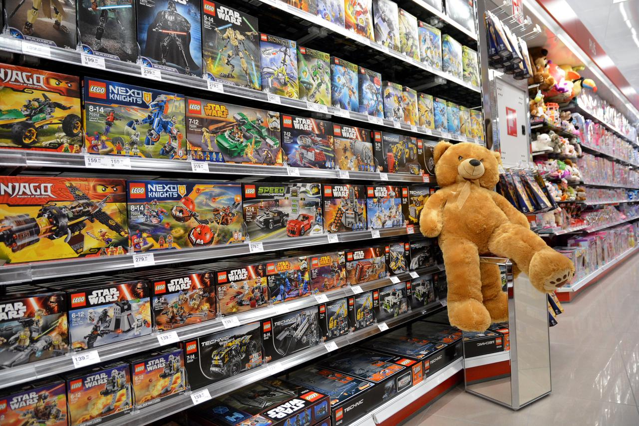 14.04.2016., Bjelovar, Trgovacki centar Stop  shop - Na podrucju Bjelovara otvoren je soping centar Stop  shop, a koji okuplja sest poznatih trgovina. Drogerija Muller.   Photo: Damir Spehar/PIXSELL