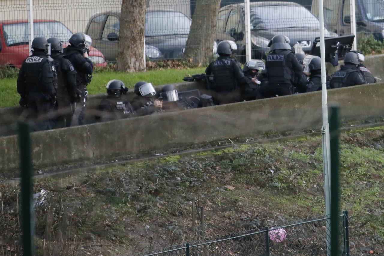 policija