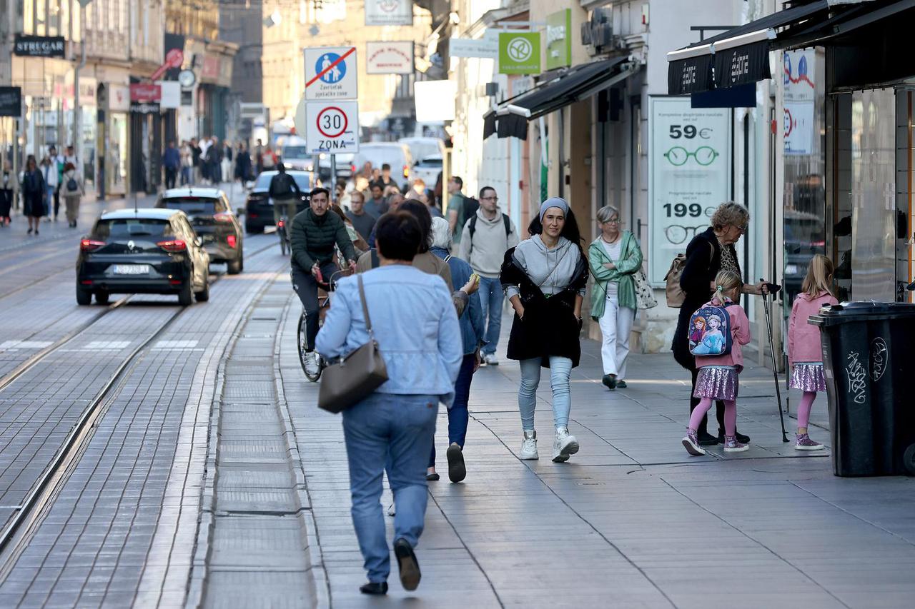 Zagreb: Građani osuđeni na pješačenje