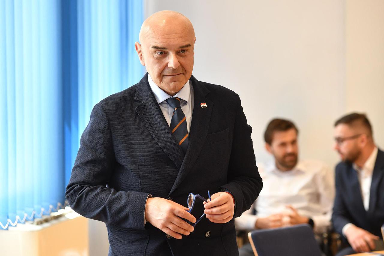 Čakovec: Ministri Božinović, Ružić i Fuchs sastali se s predstavnicima Međimurske županije