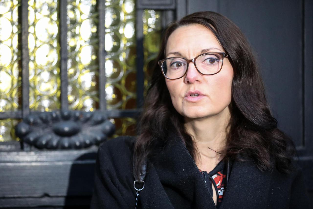 Zagreb: Zviždačica Maja Đerek dala je izjavu medjima ispred zgrade USKOK-a