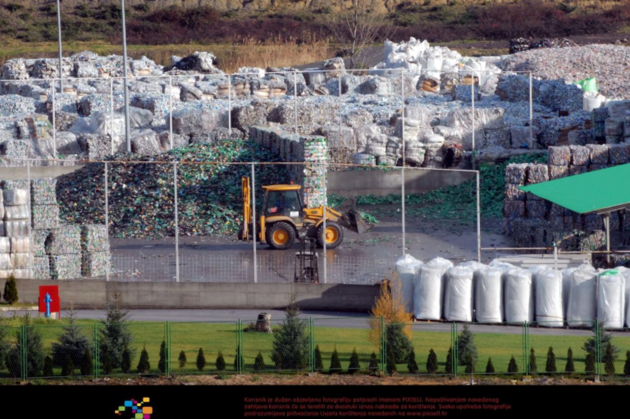 '08.12.2008., Podrute - Zbor gradjana se protivi izgradnji energane i spalionice.  Photo: Marko Jurinec/Vecernji list'