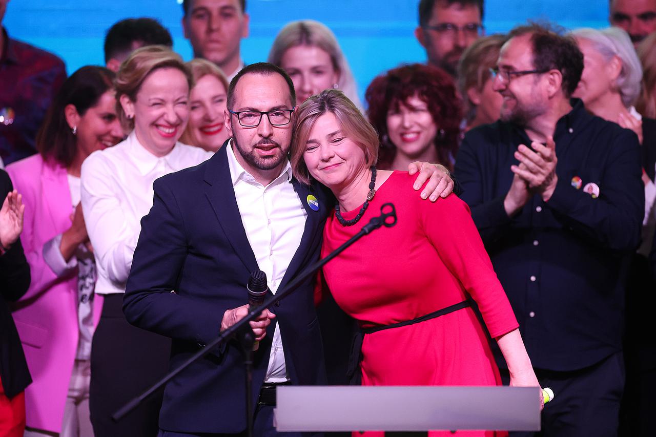 Zagreb: Tomislav Tomašević i Sandra Benčić obratili se okupljenima u Tvornici