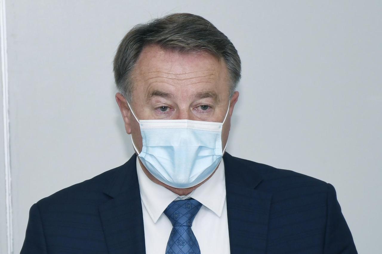 Sisak: Župan Žinić uručio ugovore o bespovratnim sredstvima