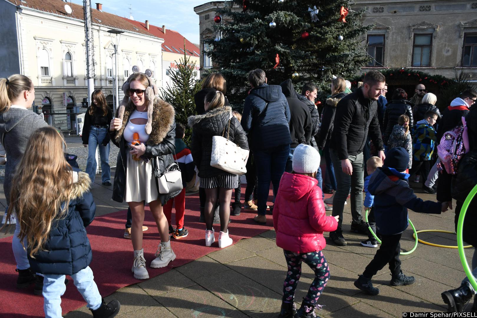 31.12.2022., Krizevci - U sklopu krizevackog Adventa organiziran je docek Djecje nove godine uz obilje zabave za malisane, ali i dorasle Photo: Damir Spehar/PIXSELL