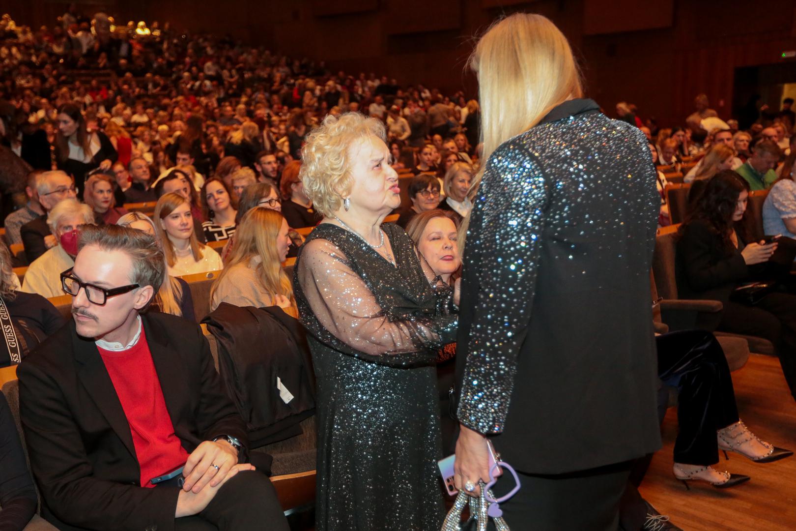 Danijelina mama Ivanka u društvu Ive Todorić