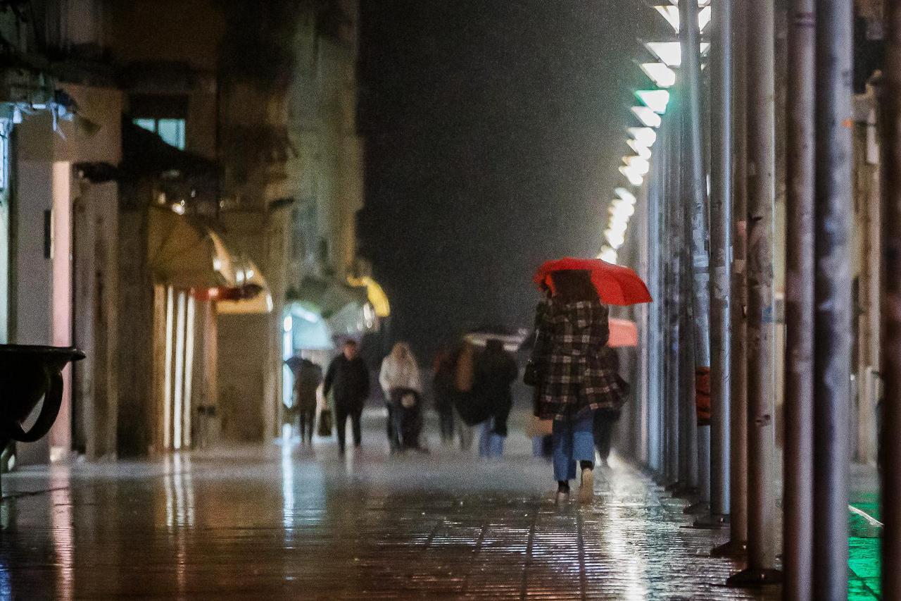 Noćni pljusak u Splitu