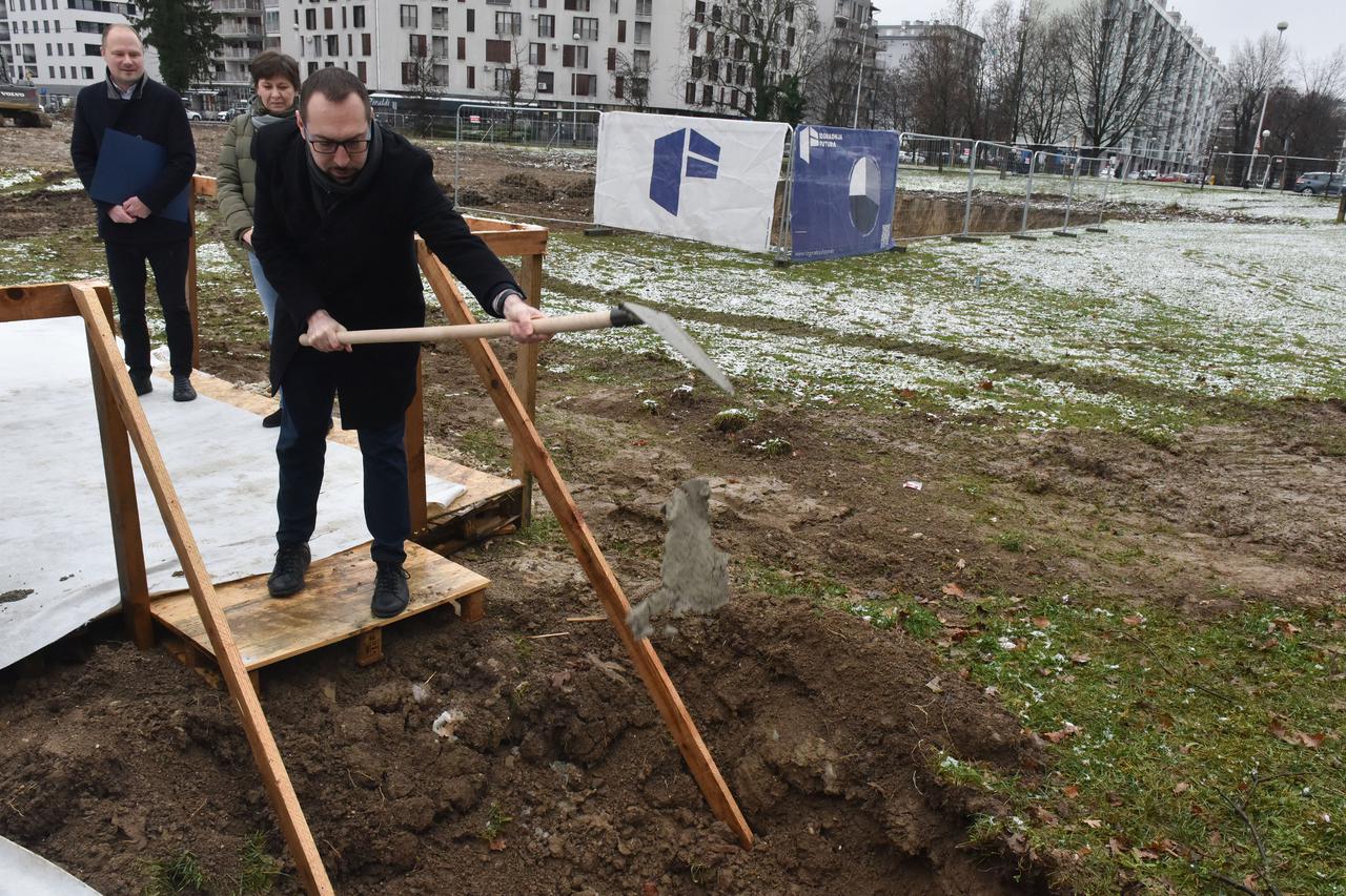 Zagreb: Gradonačelnik Tomislav Tomašević obišao gradilište bazena u naselju Špansko