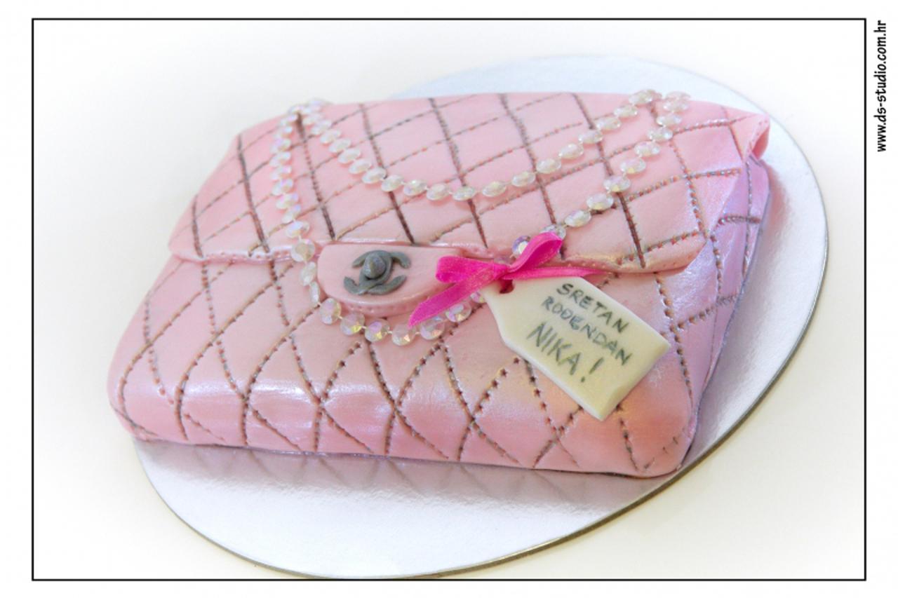 'fancycake01_nnn_ziv_140910'