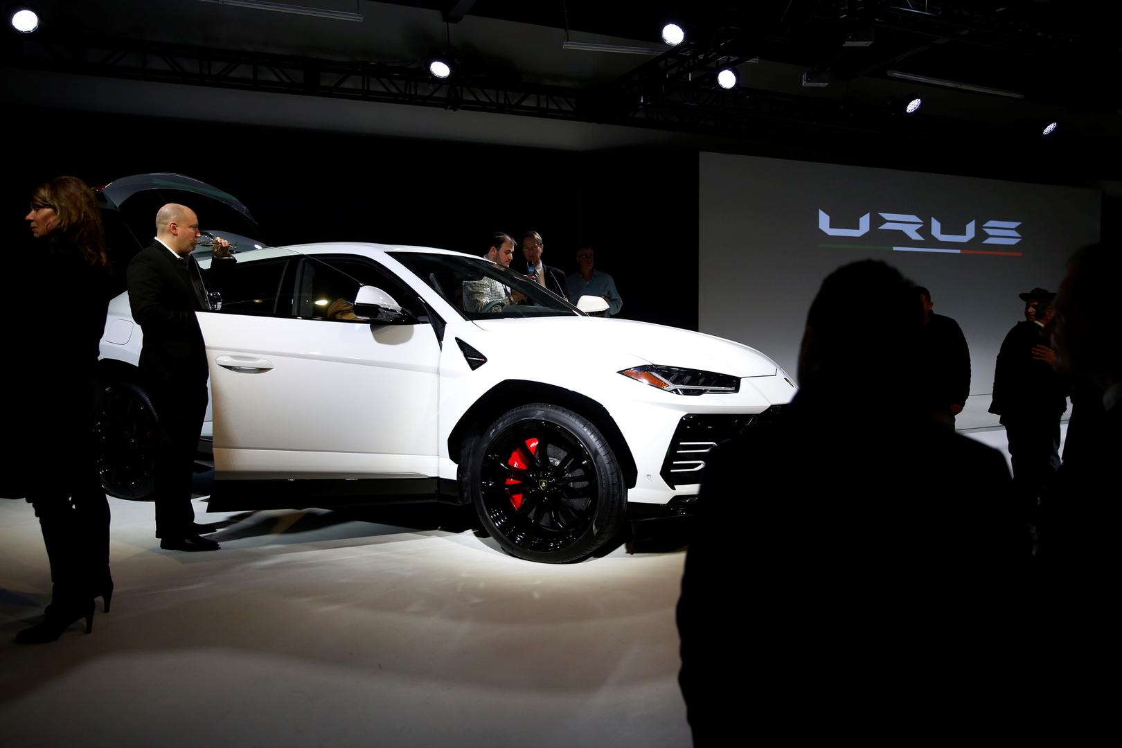 Među brojnim novitetima su i Lamborghinijev SUV Urus, nova Mercedes G-klasa i  VW Jetta za američko tržište.