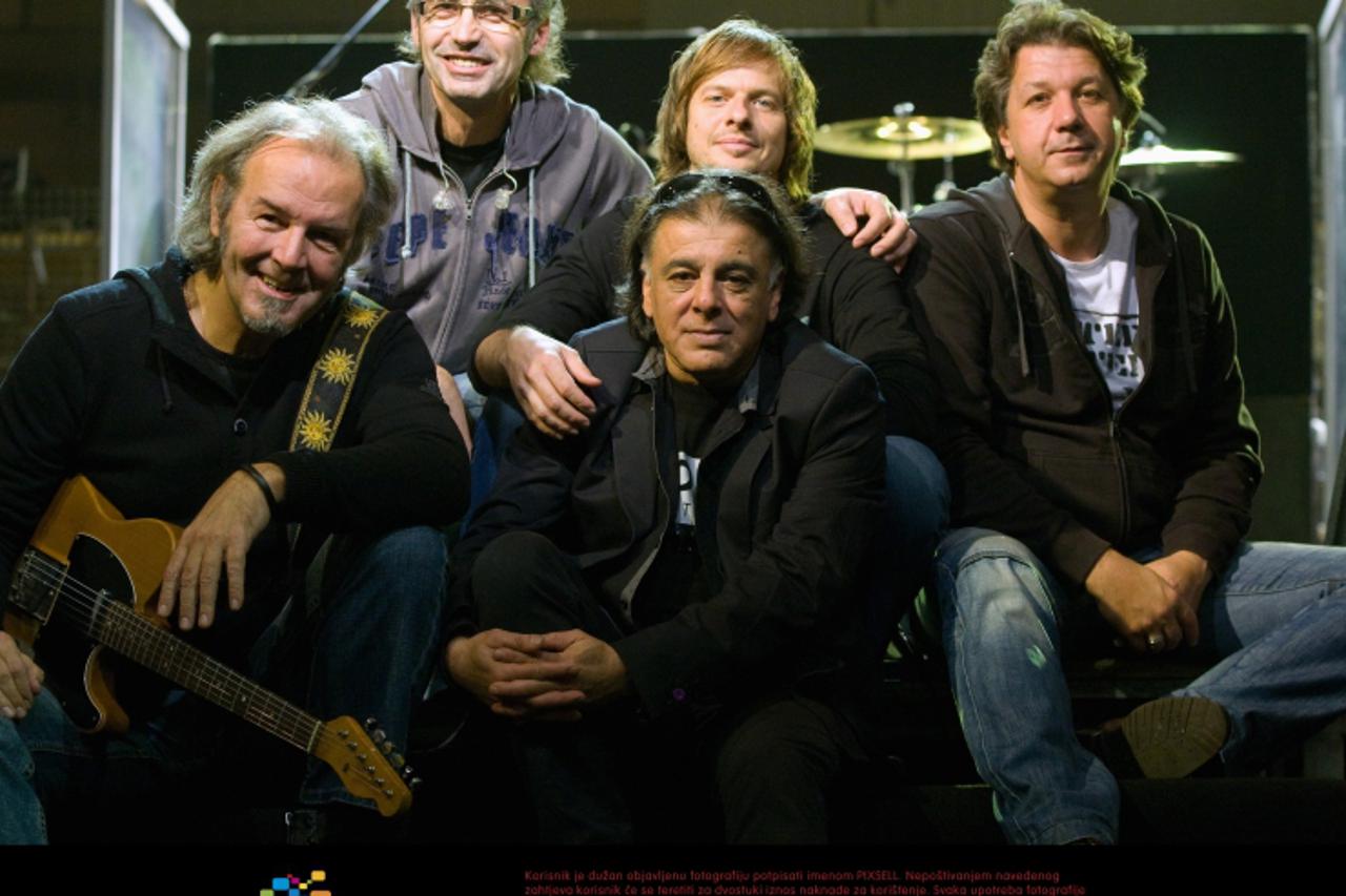 '28.10.2011., Zagreb - Parni valjak, jedan od najpopularnijih zagrebackih pop-rock sastava, osnovan 1975., ponovno okupljen i na turneji Vjeruj, tu sam covjek!. Marijan Brkic, Berislav Blazevic, Zoris