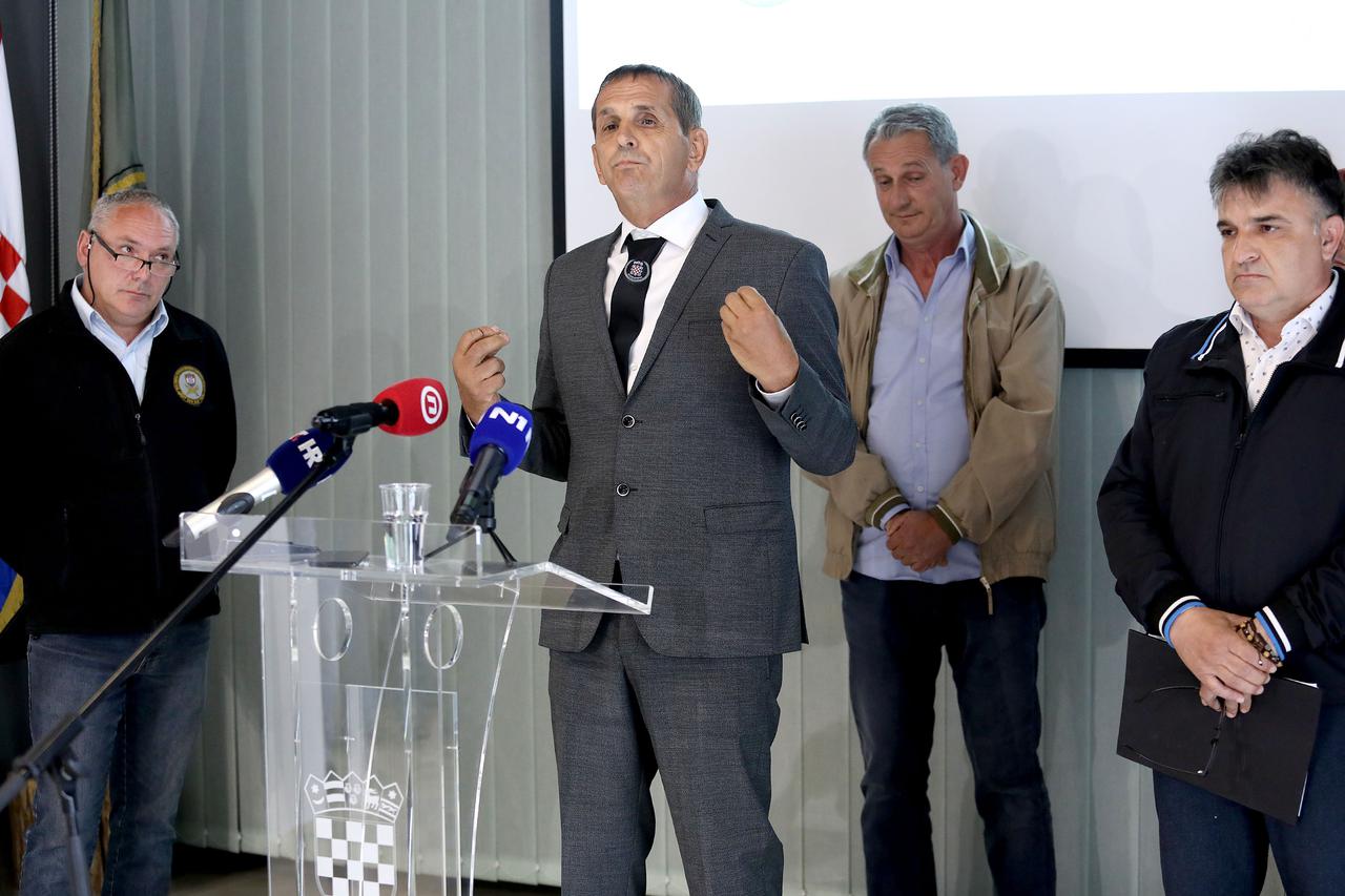 Zagreb: Branitelji održali konferenciju za medije pod nazivom "Zajedno u ratu, zajedno u miru"