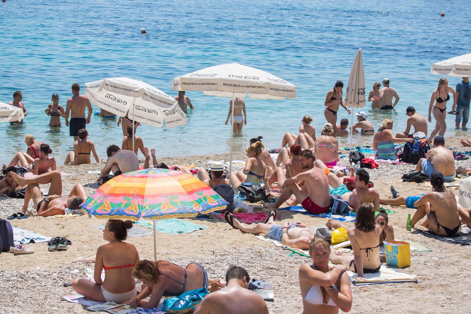 Ljetne temperature napunile gradske plaže
