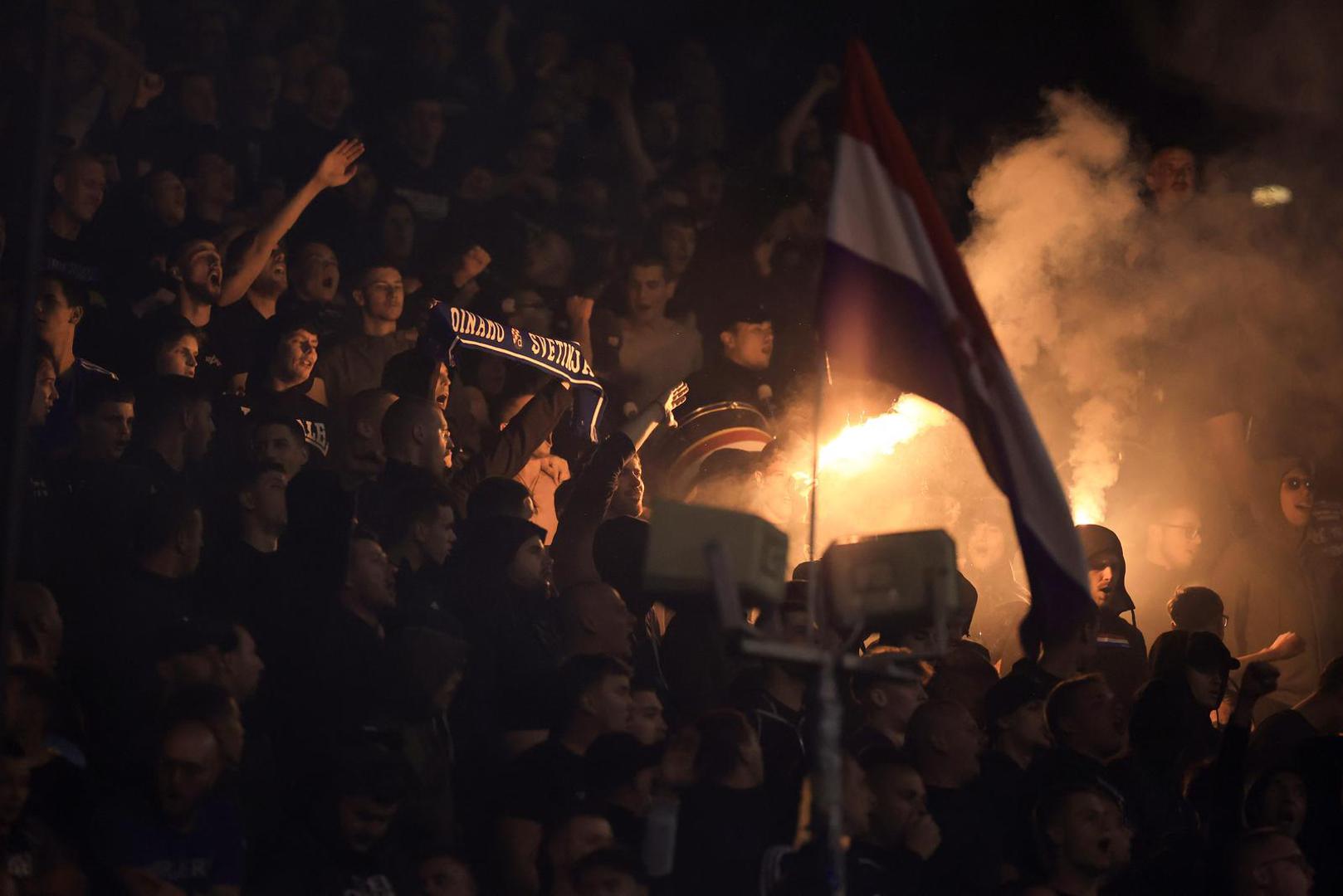 Nakon što je Gradski ured za opću upravu i imovinsko-pravne poslove potvrdio Statut izglasan na povijesnoj skupštini 19. kolovoza, predsjednik kluba Velimir Zajec raspisao je izvanredne izbore.