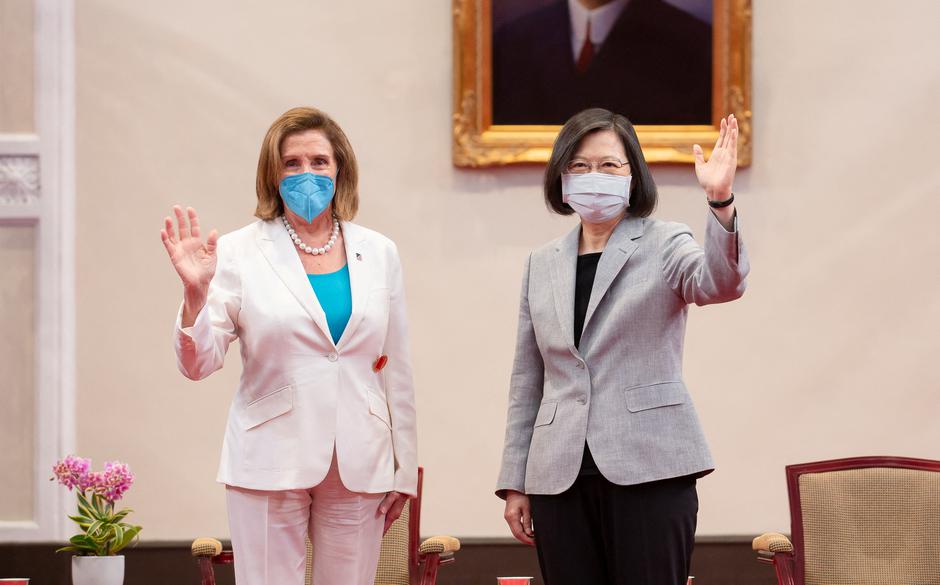 U.S. House Speaker Nancy Pelosi meets Taiwan President Tsai Ing-wen