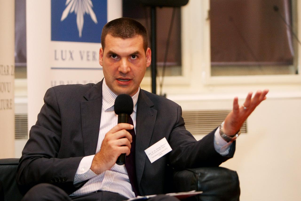 Izvaredni profesor na Ekonomskom fakultetu u Zagrebu Hrvoje Šimović