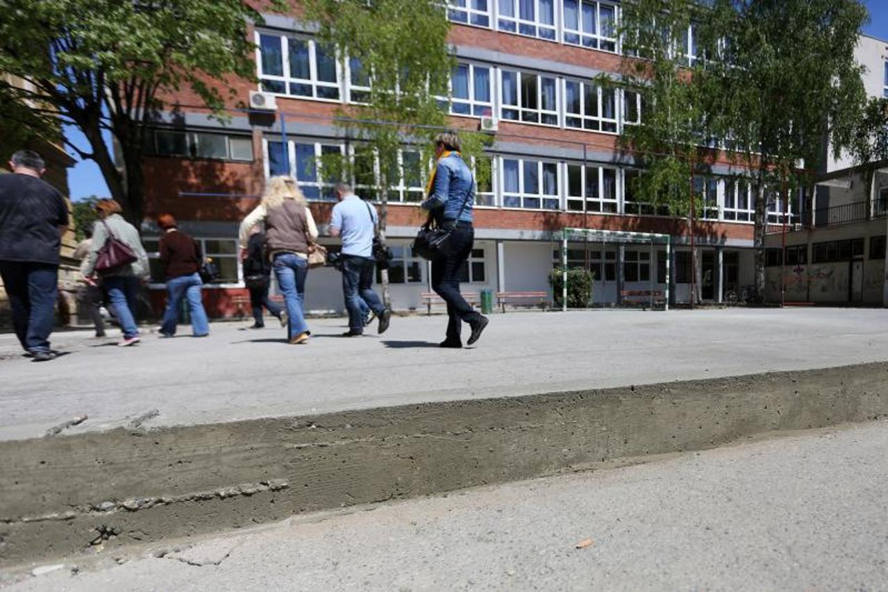 Parking OŠ Franje Kežme