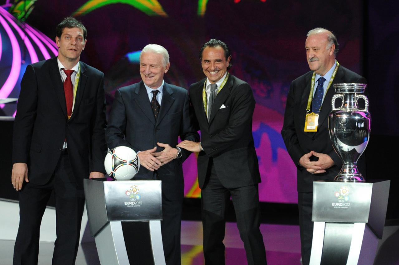 Euro 2012. (1)