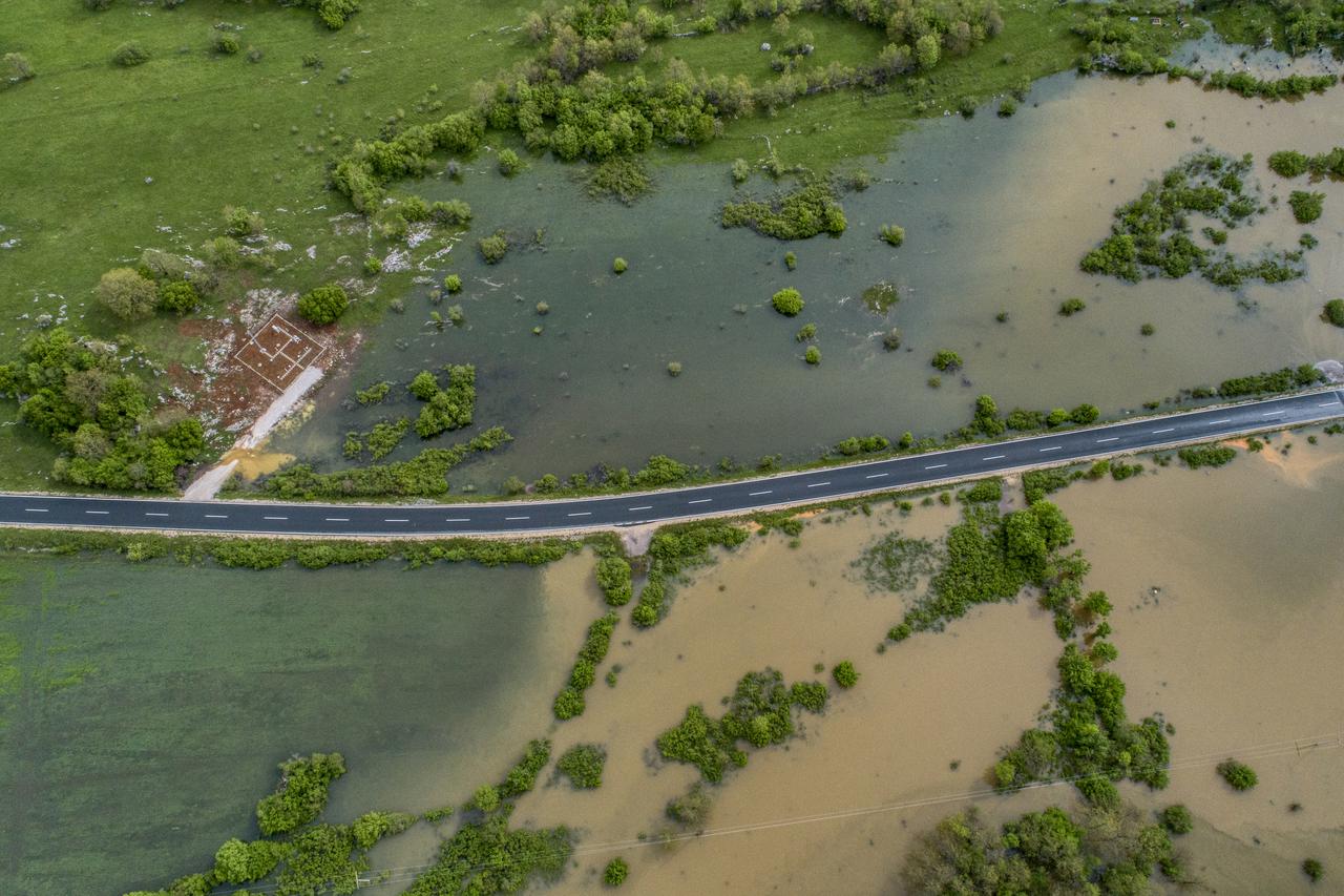 Pogled iz zraka na posljedice poplave u Gračacu