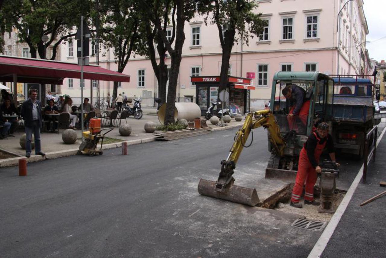 Asfaltiranje u Puli (1)