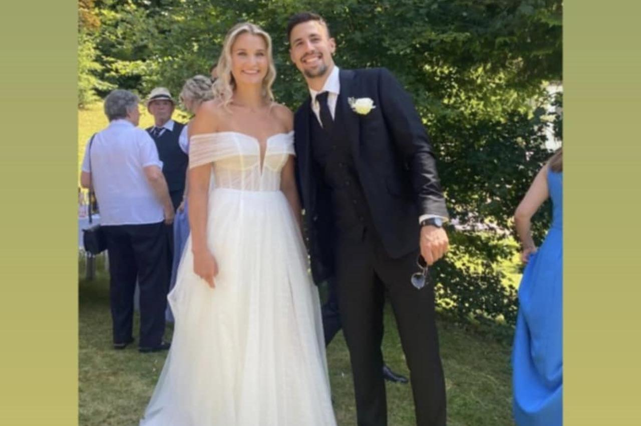 Malmo: Rukometaši nakon utakmice našli su utjehu u zagrljaju obitelji