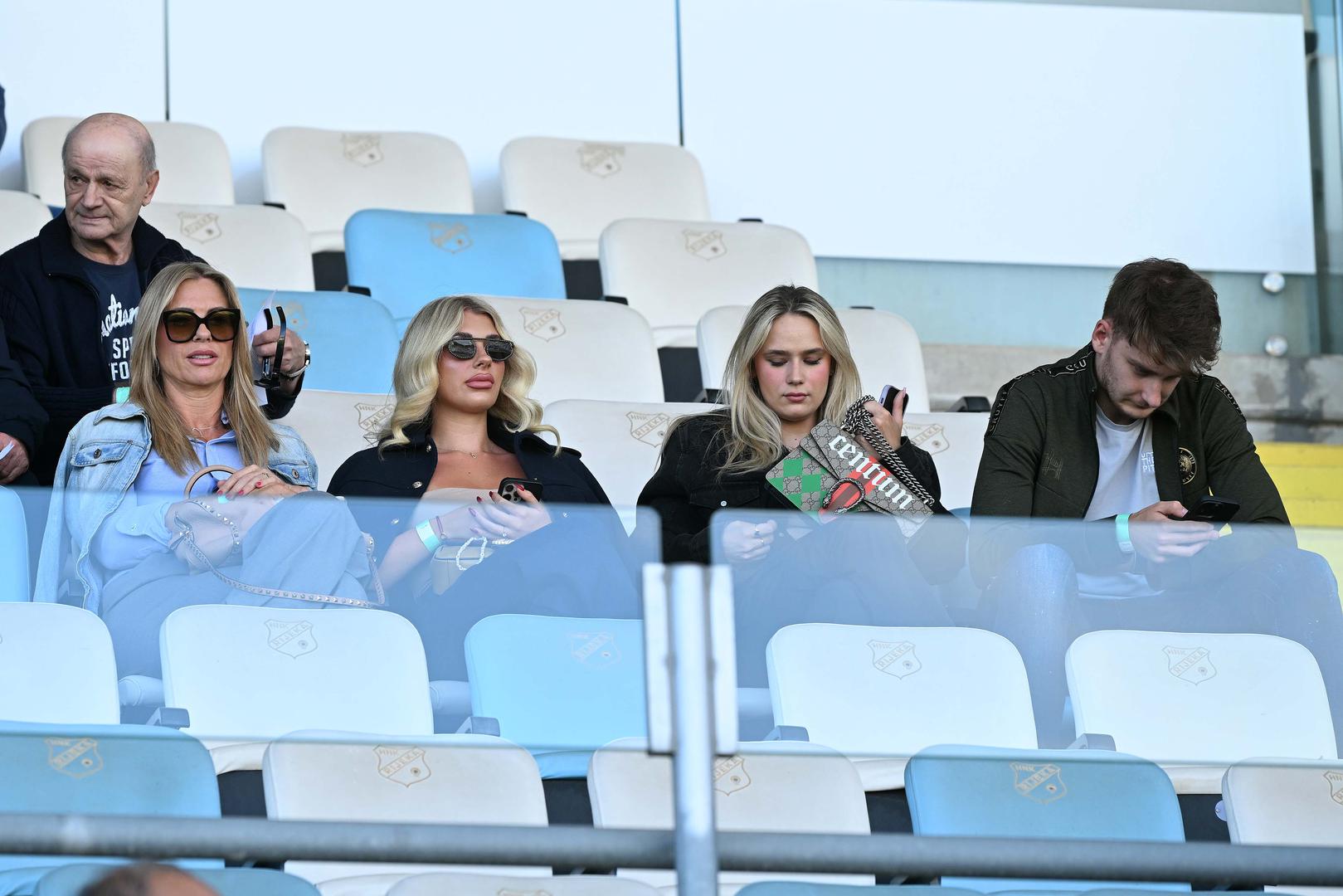 Obitelj Željka Sopića - supruga Michaelle (sasvim lijevo), kći Tiffany (do nje) i sin Leon.