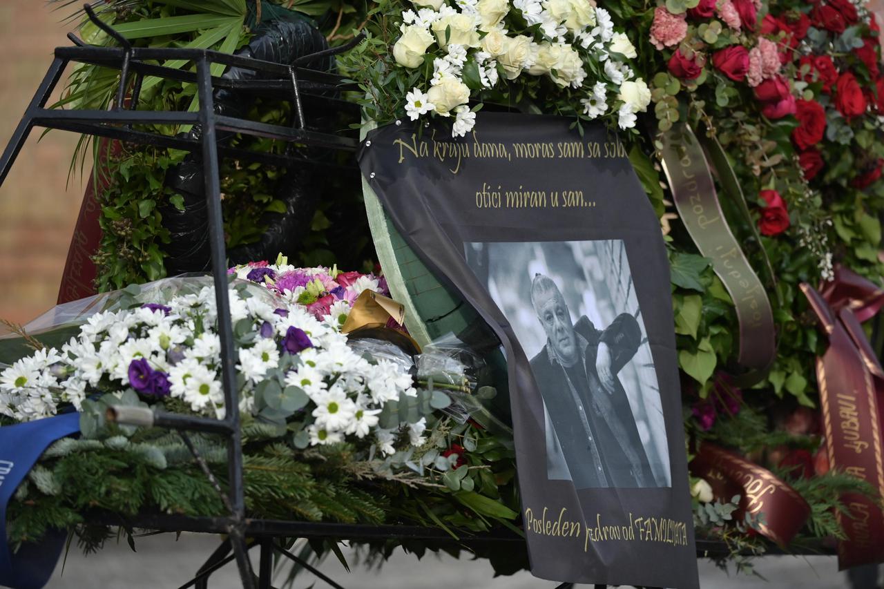 Posljednji ispraćaj legendarnog pjevača Akija Rahimovskog na zagrebačkom Mirogoju 