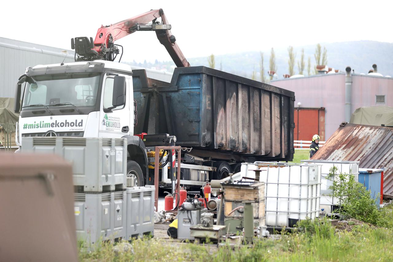 Zagreb: Zapalio se kamion u Remontnom zavodu, jedna osoba ozlijeđena