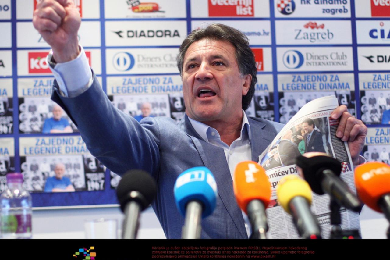 '28.04.2011., Maksimirska 128, Zagreb - Izvrsni predsjednik GNK Dinamo, Zdravko Mamic, odrzao je press konferenciju. Photo: Slavko Midzor/PIXSELL'
