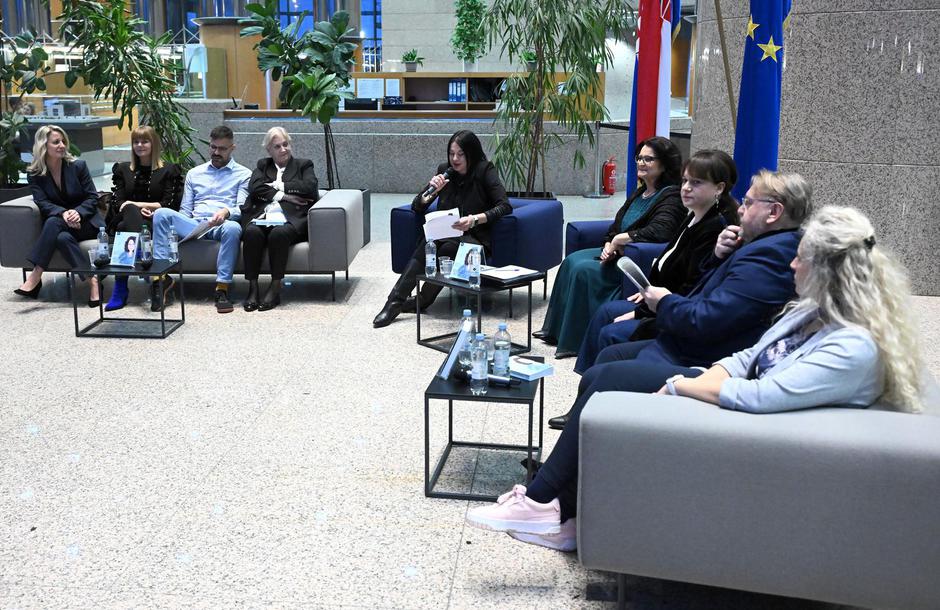 Zagreb: Promocija knjige Mentorica autorice Snježane Bahtijari