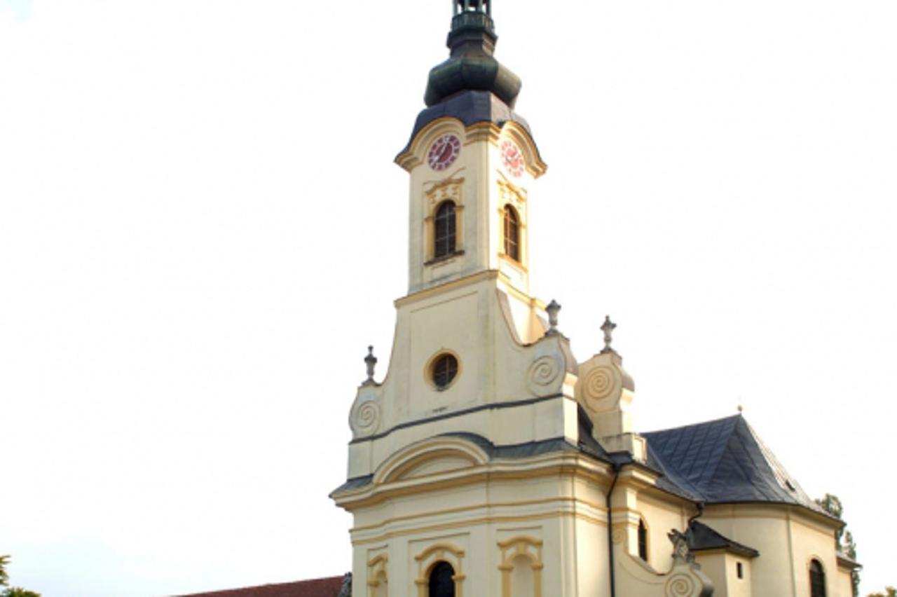 Požeška crkva sv. Terezije Avilske (1)