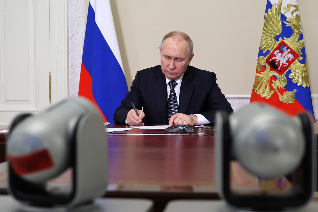 Russian President Putin chairs a meeting in St Petersburg