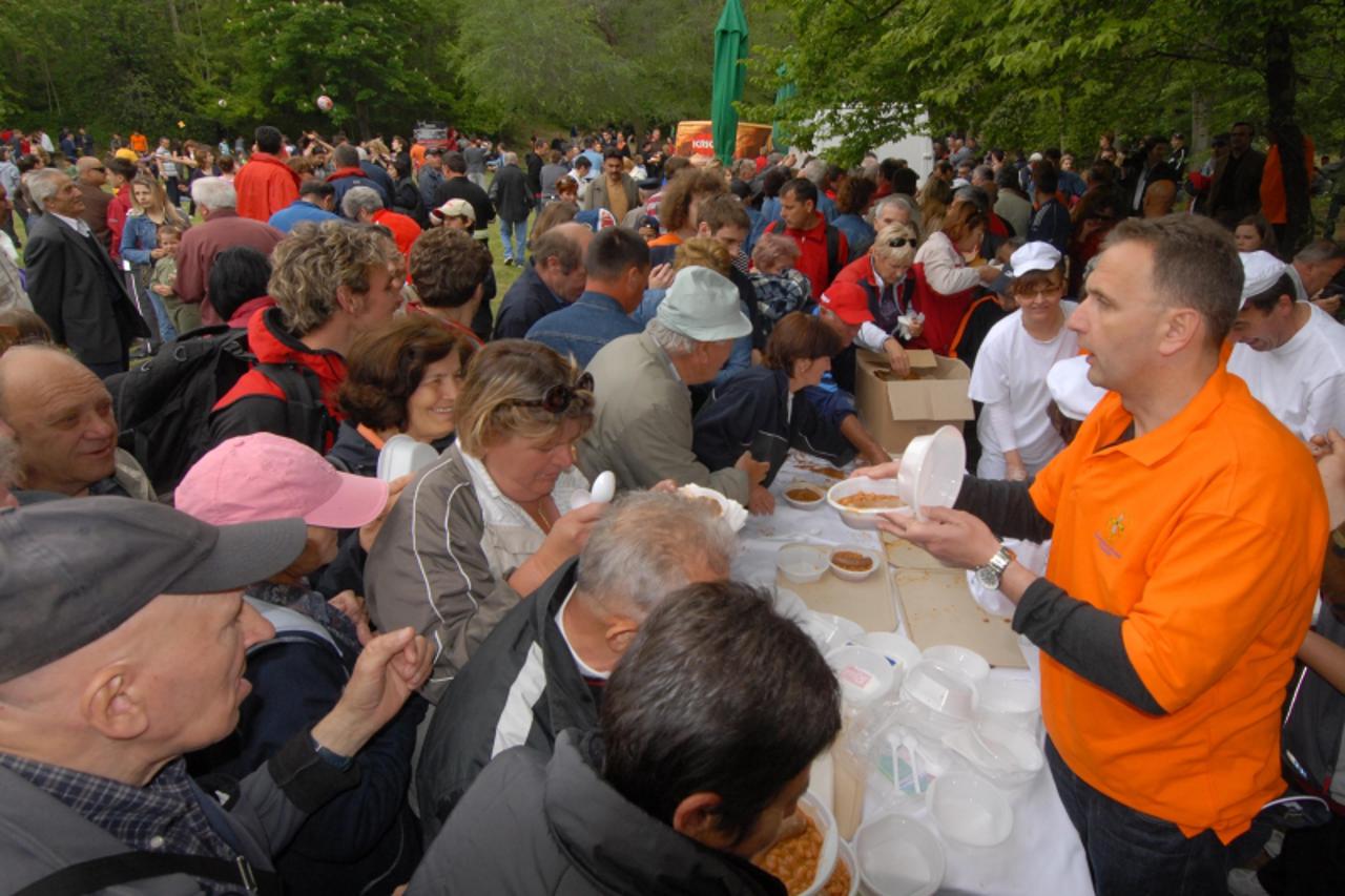 'za dalmaciju.....010508....krka krka...praznik...rada.....podjela....graha snimio hrvoje jelavic'