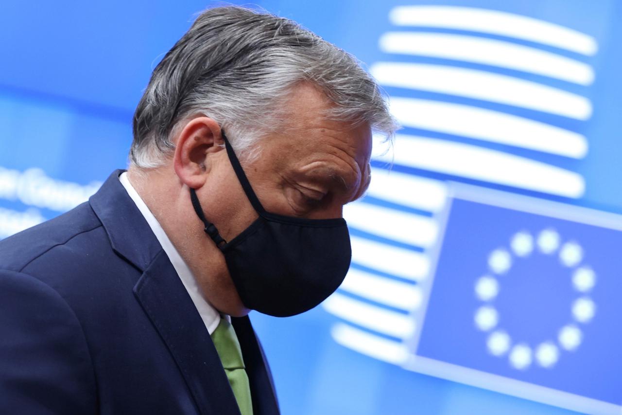 EU leaders arrive for the second day of their summit in Brussels