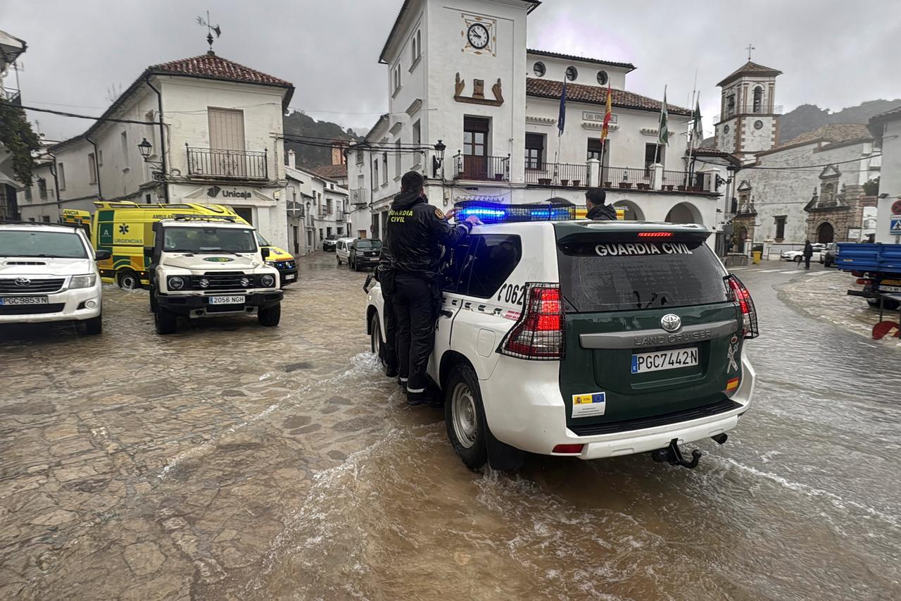 Storm Leonardo hits parts of Spain