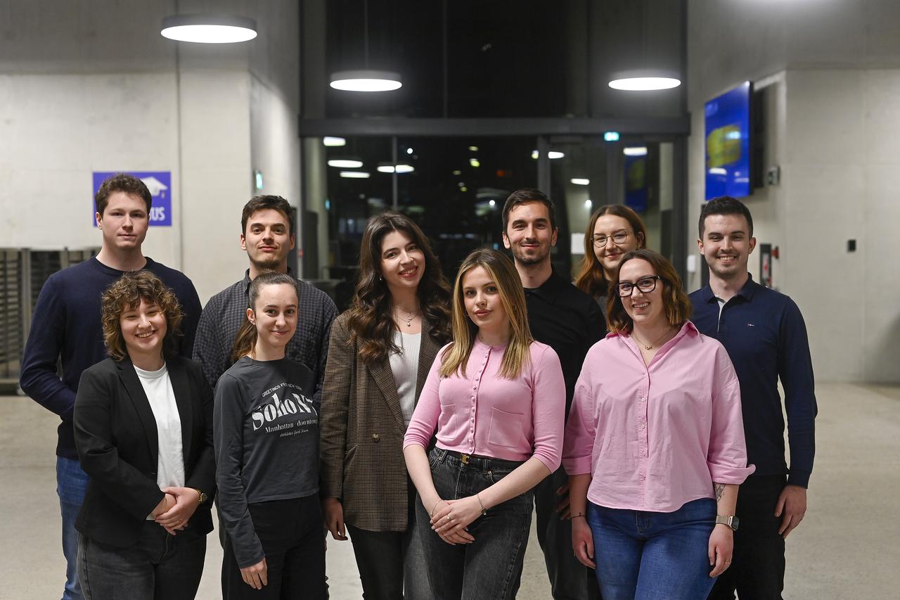 Zagreb: Generacija pete godine Ekonomskog fakulteta