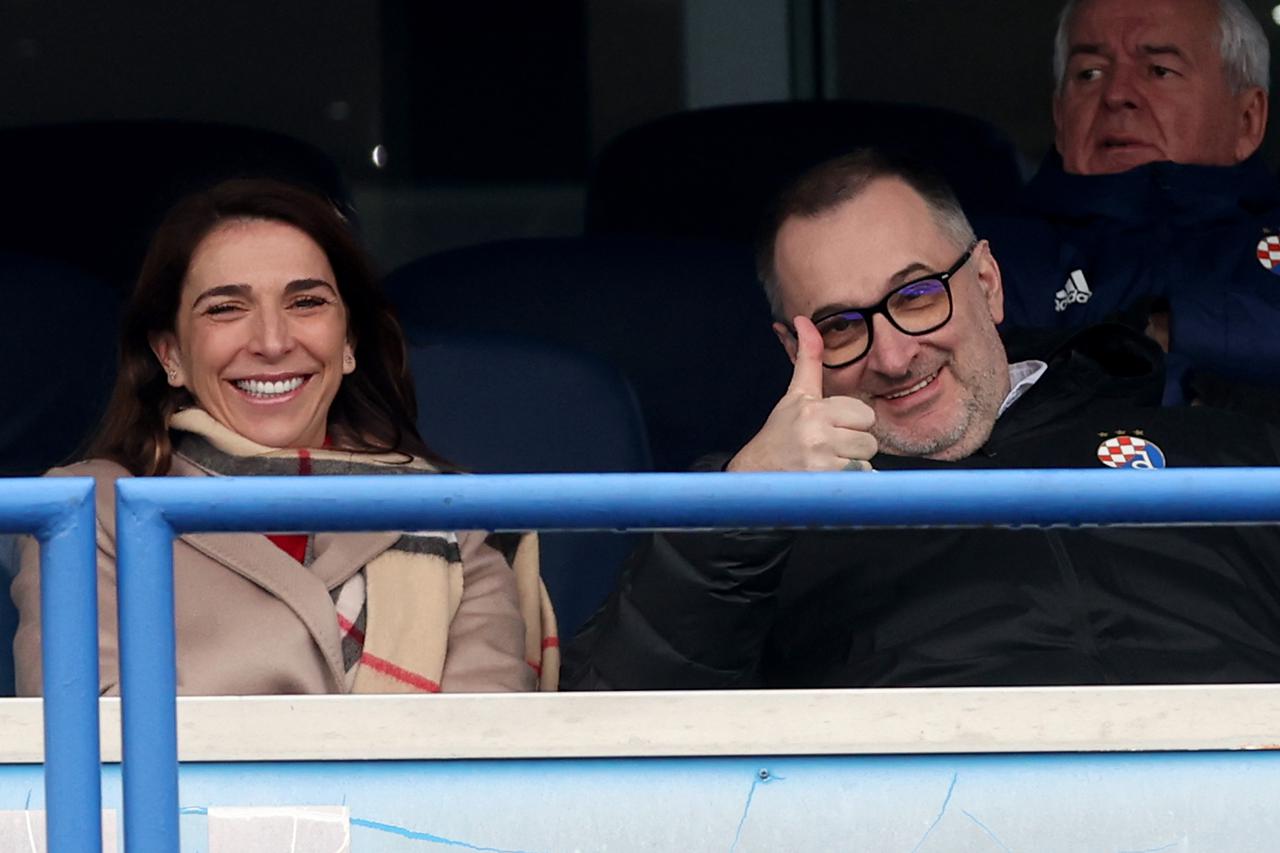 Zagreb: Dobro raspoloženi Vlatka Peras i Krešimir Antolić na utakmici Dinamo i Lokomotiva 
