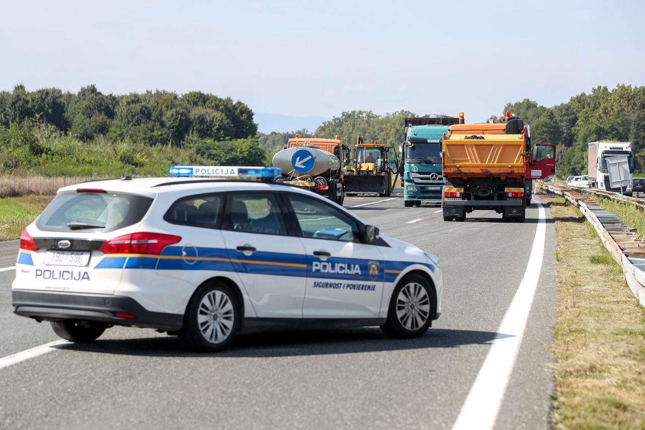 Završen je očevid na mjestu jučerašnje prometne nesreće na  autocesti A3 kod Ježeva