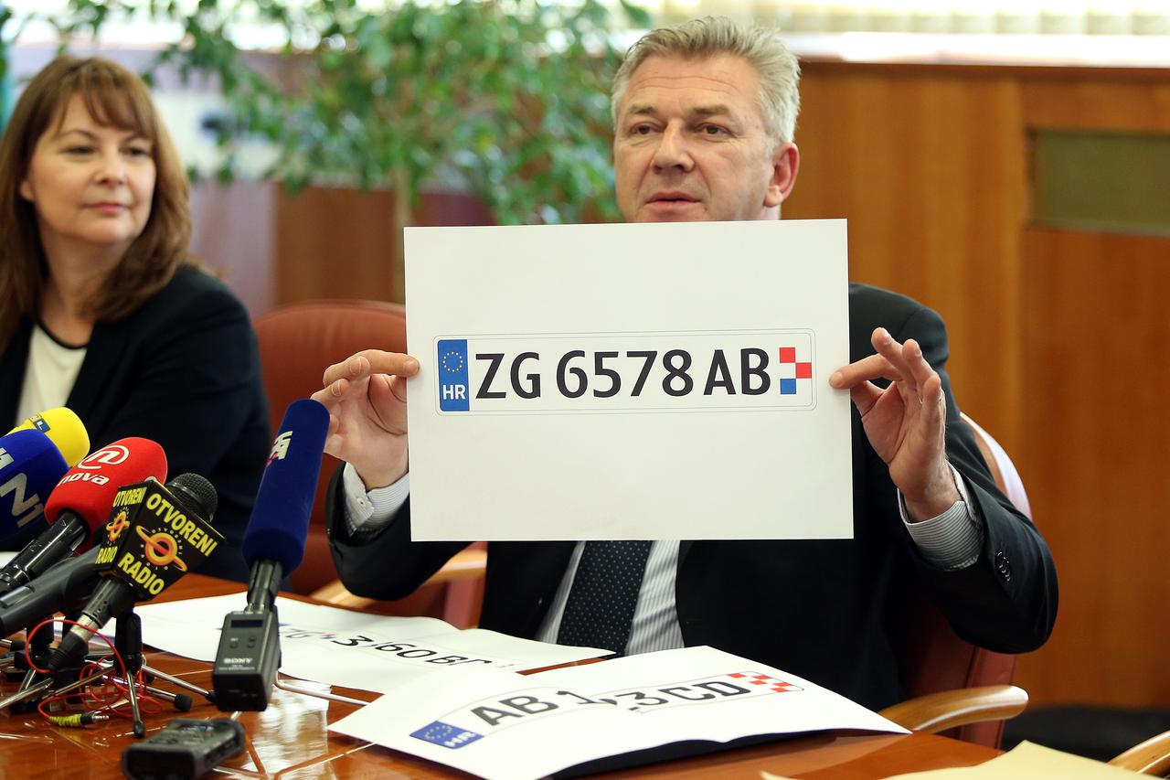 06.03.2015., Zagreb - Ministarstvo unutarnjih poslova, ministar unutarnjih poslova Ranko Ostojic  predstavio odabir idejnih rjesenja za nove registracijske plocice vozila u Republici Hrvatskoj.  Photo: Robert Anic/PIXSELL
