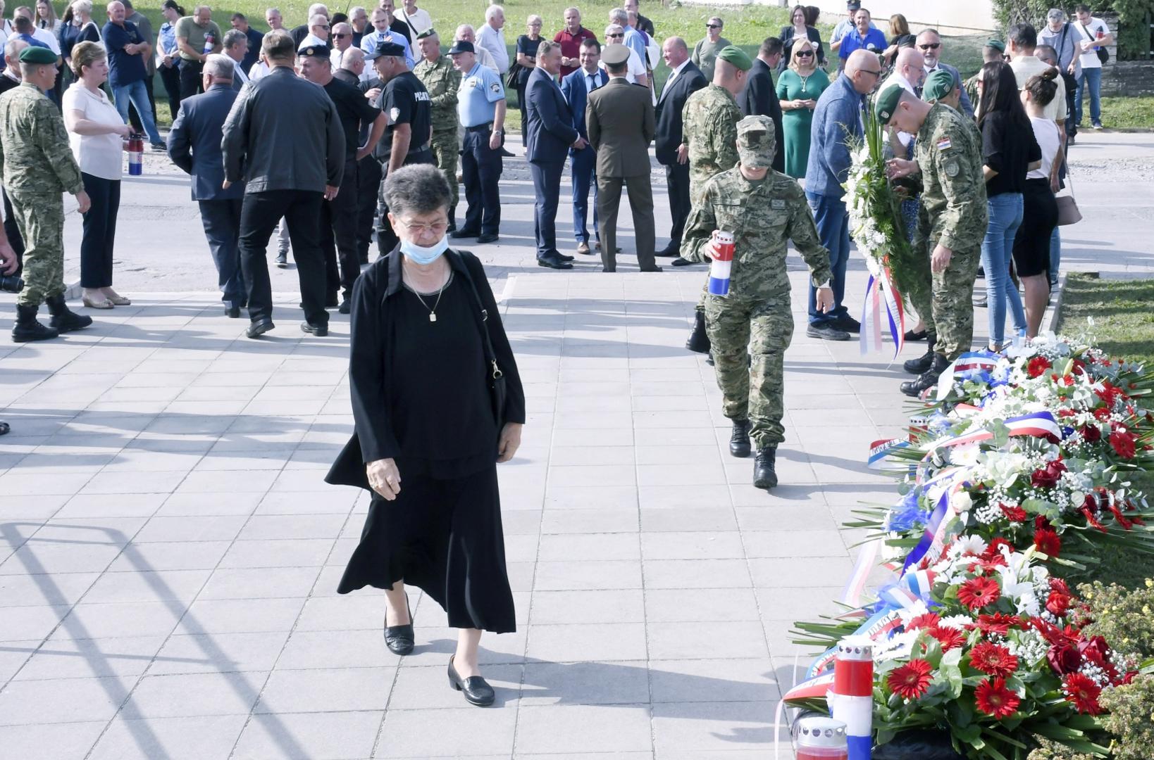 16.09.2020., Petrinja - Sredisnja manifestacija Dana sjecanja na stradanje Petrinje i Petrinjaca u Domovinskom ratu odrzana je kod spomen obiljezja Predragu Matanovicu gdje su brojna izaslanstva polozila vijence i zapalila svijece. 
Photo: Nikola Cutuk/PIXSELL